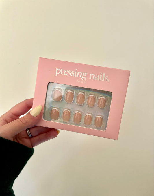 Pressing Nails (French Tips)