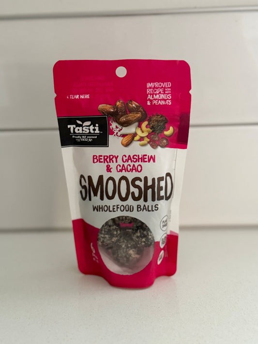 Tasti Smooshed Wholefood Balls (Berry, Cashew and Cacao)